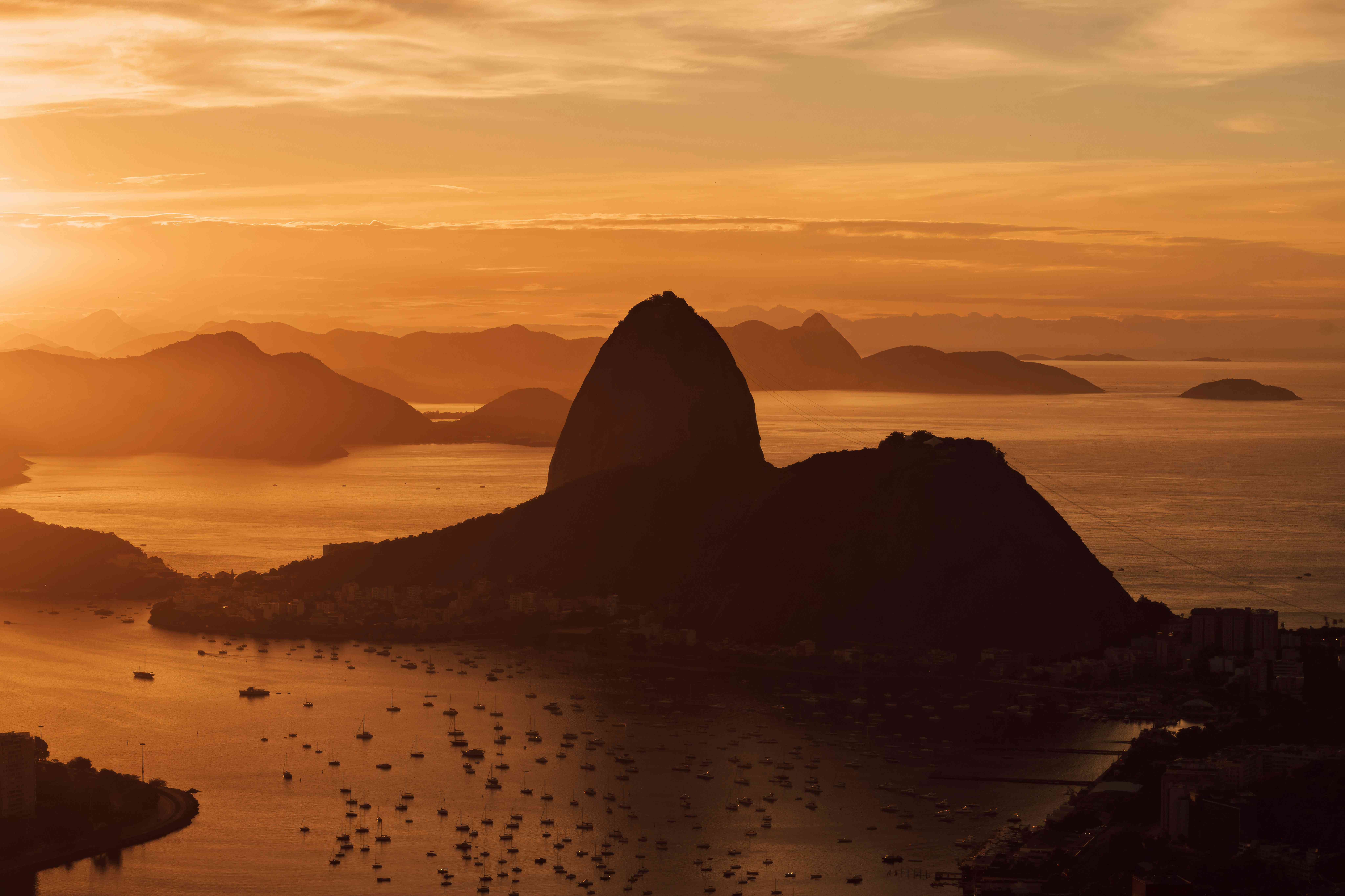 Imagem do pão de açúcar ao final da tarde